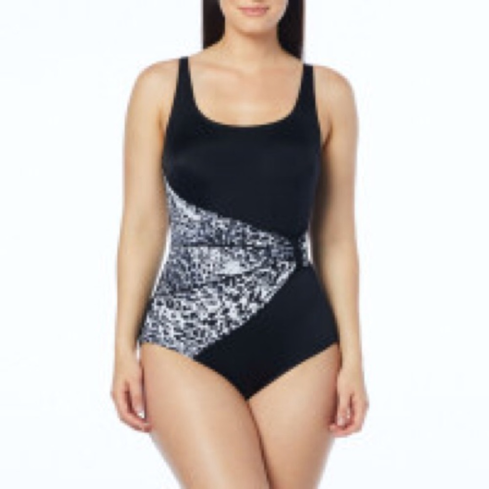 34/10 D NWT Roxanne black swag swimsuit 60434
